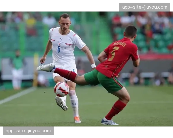 捷克队首发预测：曹法尔右路传中，绍切克高空轰炸威胁墨西哥